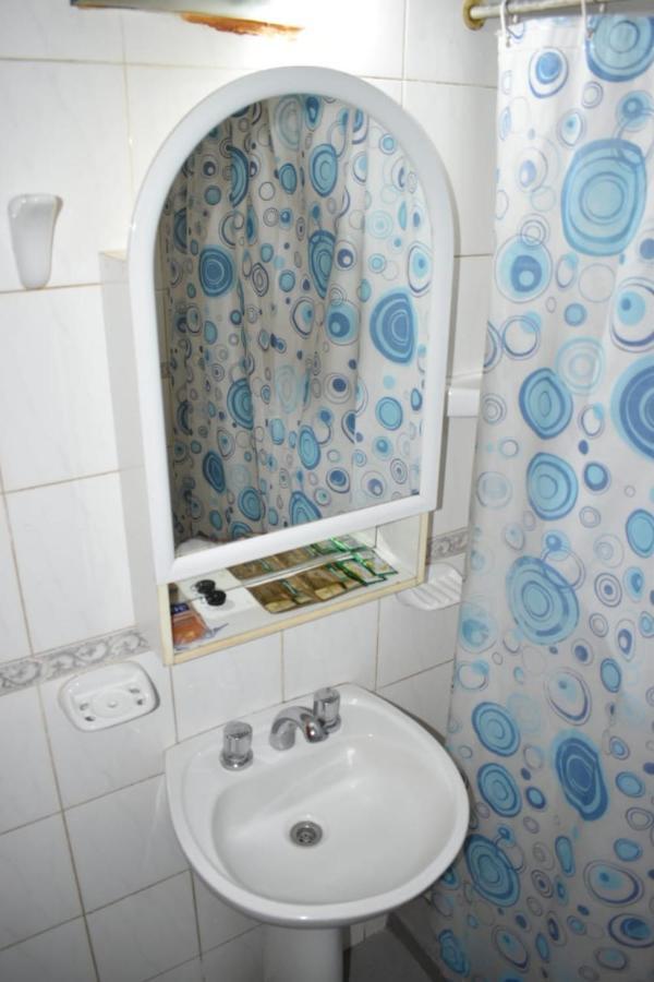 Apartamentos Willy - En Zona Residencial Con Estacionamiento Мендоса Экстерьер фото